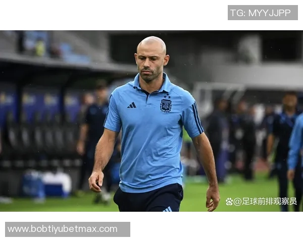 季后赛即将开启贝克汉姆现身迈阿密训练场与马斯切拉诺热烈交流 季后赛即将开启贝克汉姆现身迈阿密训练场与马斯切拉诺热烈交流