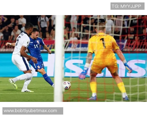 英格兰队今日训练迎来U20小将莱西塞缪尔坎贝尔三位新星加入