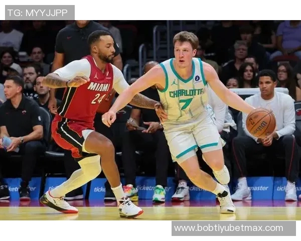 小鬼克尼佩尔次节狂砍14分4板助队追分半场数据亮眼表现引关注 小鬼克尼佩尔次节狂砍14分4板助队追分半场数据亮眼表现引关注