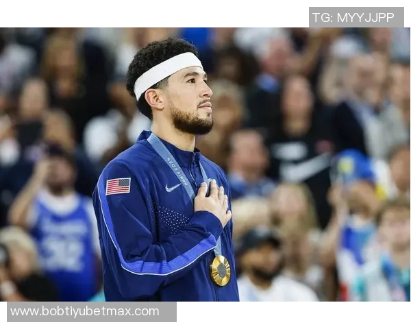 布克助攻与失误并存球队急需真正控卫提升整体表现 布克助攻与失误并存球队急需真正控卫提升整体表现